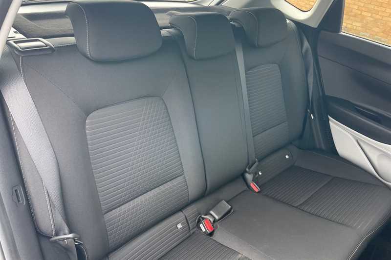 Hyundai I20 Hatchback White #23
