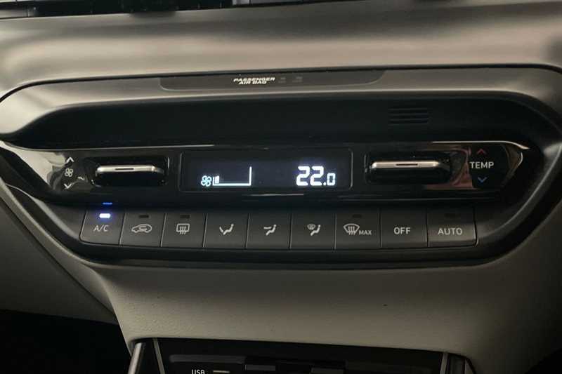 Hyundai I20 Hatchback White #17