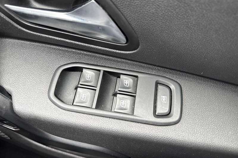 Dacia Duster 1.5 Dci Laureate 4Wd Euro 6 S S White #16