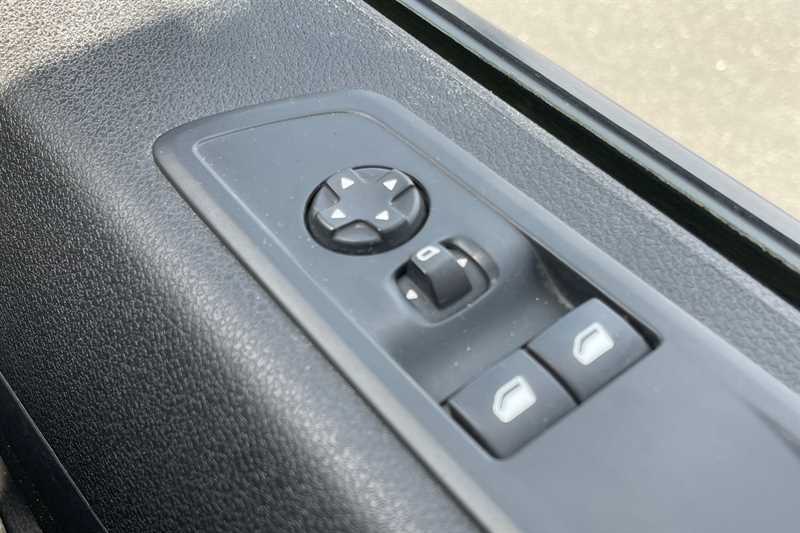 Vauxhall Vivaro Vivaro F2700 Pro Ss Black #27