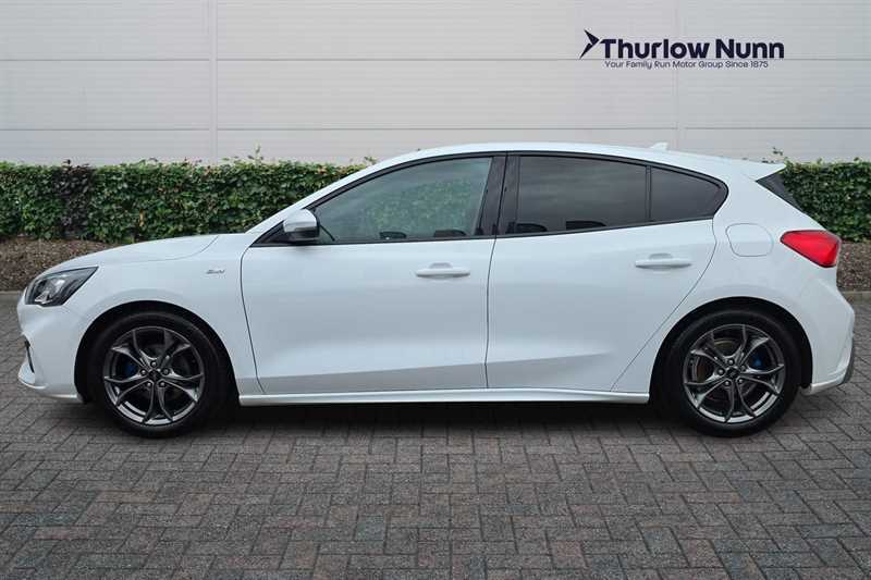 Ford Focus 1.0T Ecoboost St-line Hatchback AX19OAV White #6