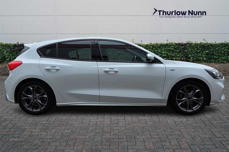 Ford Focus 1.0T Ecoboost St-line Hatchback AX19OAV White #2