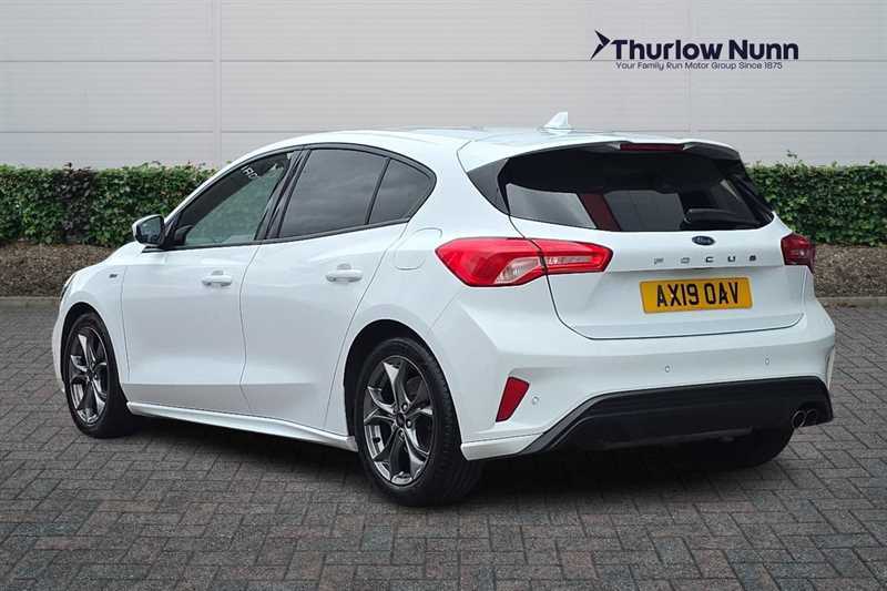 Ford Focus 1.0T Ecoboost St-line Hatchback AX19OAV White #5