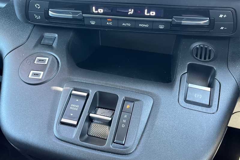Vauxhall Combo-e Life 100Kw Ultimate XL 52Kwh Grey #45