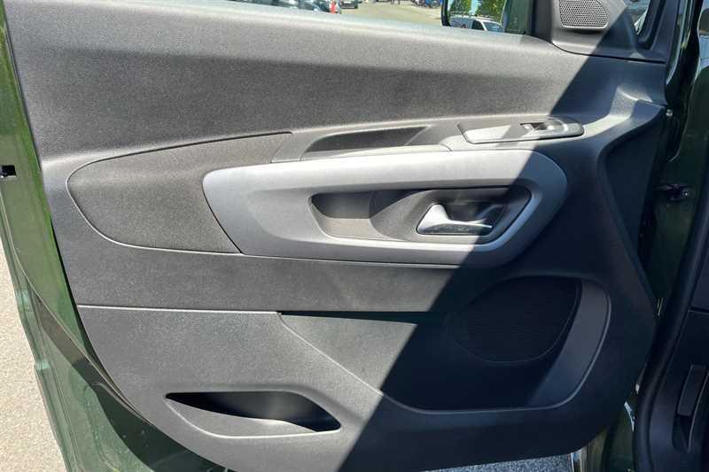 Vauxhall Combo-e Life 100Kw Ultimate XL 52Kwh Grey #29