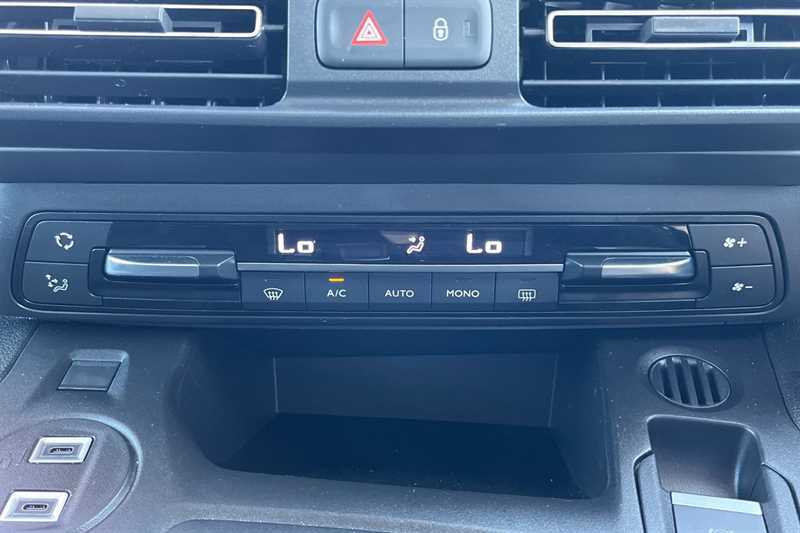 Vauxhall Combo-e Life 100Kw Ultimate XL 52Kwh Grey #15