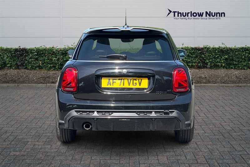 Mini Hatch 1.5 Cooper Shadow Edition Hatchback Man Black #4