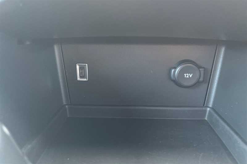 DS DS 7 1.6 E-tense 14.2Kwh Rivoli Eat8 Euro 6 Ss 5Dr, Grey #52