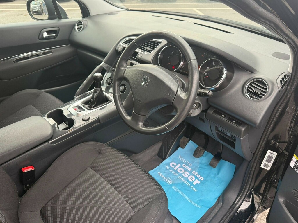 Peugeot 3008 Red #9