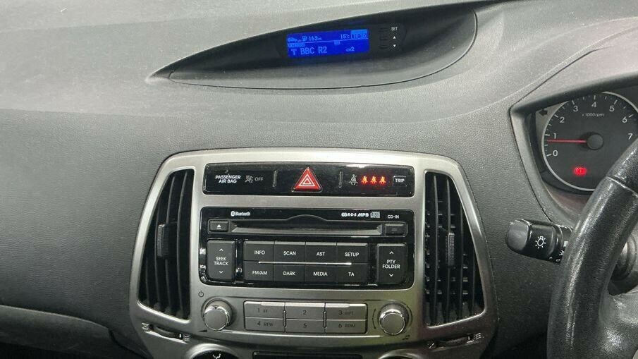 Hyundai I20 Active White #8