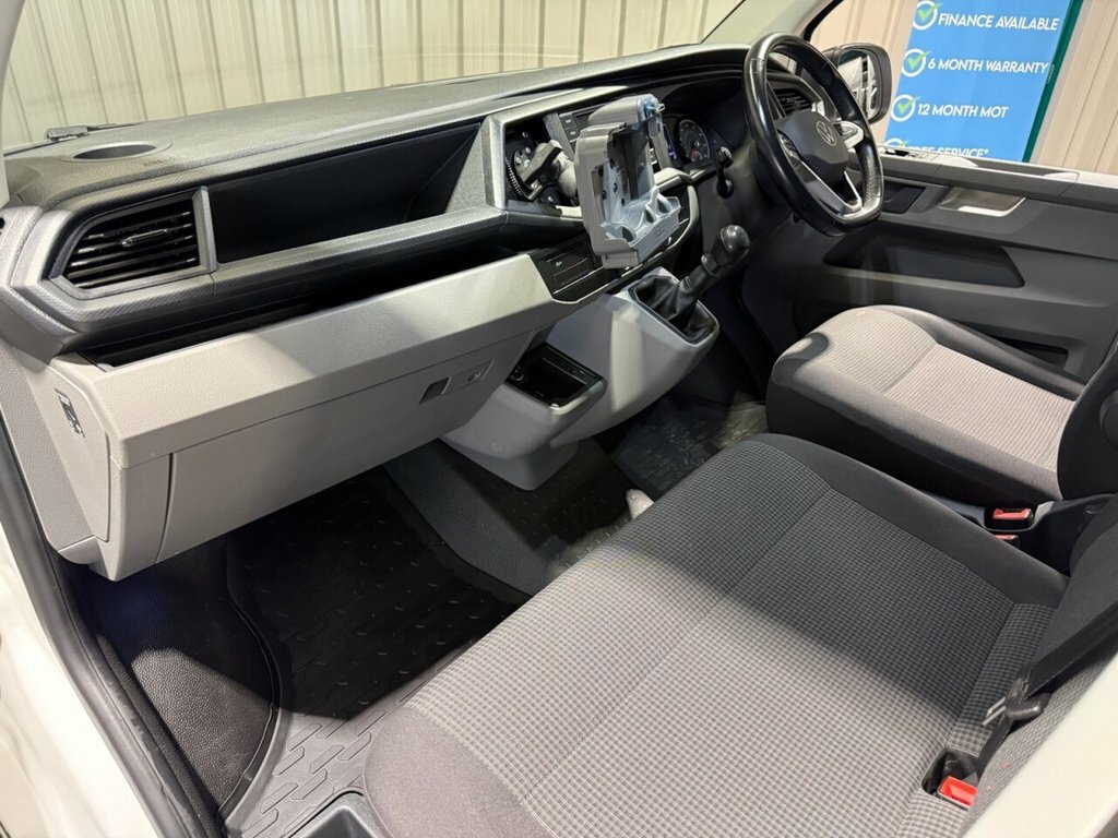 Volkswagen Transporter 2L Startline BT72XAO White #6