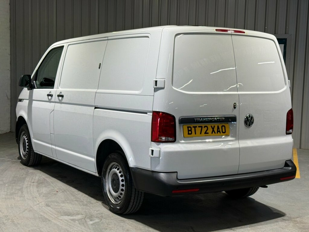 Volkswagen Transporter 2L Startline BT72XAO White #2