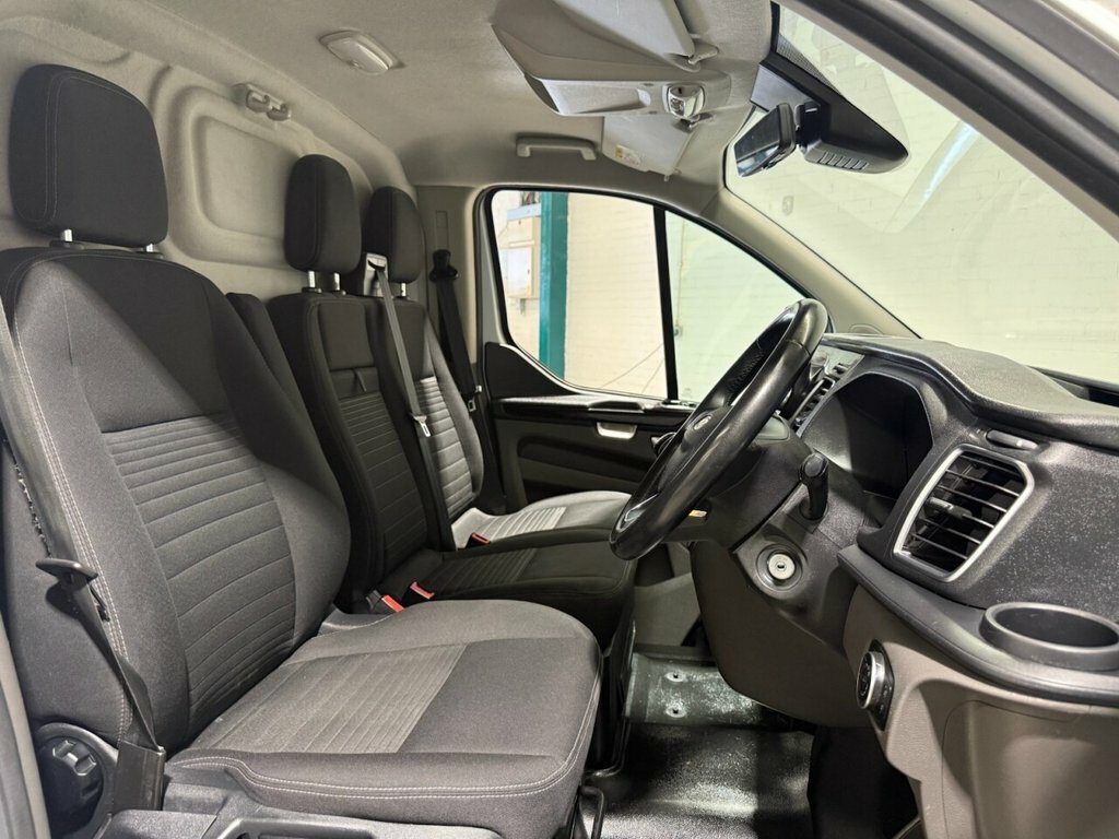 Ford Transit Custom 2L Limited MT72VDZ White #4