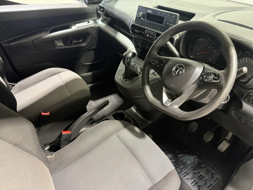 Vauxhall Combo 1.5L Sportive DY70WMJ White #3
