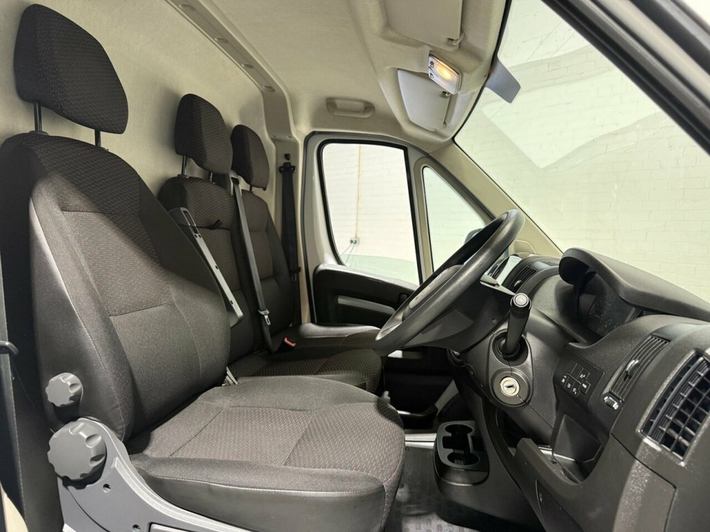 Citroen Relay 2.2L Enterprise Edition YC73XAK White #4