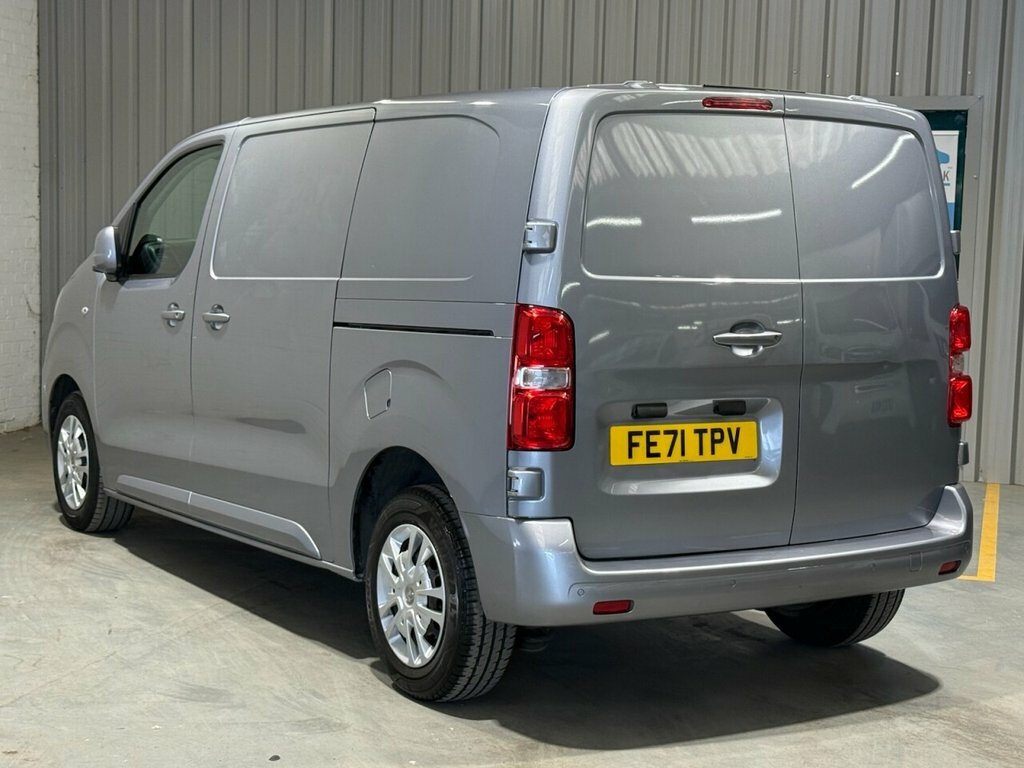 Vauxhall Vivaro 2L Sportive FE71TPV Grey #2