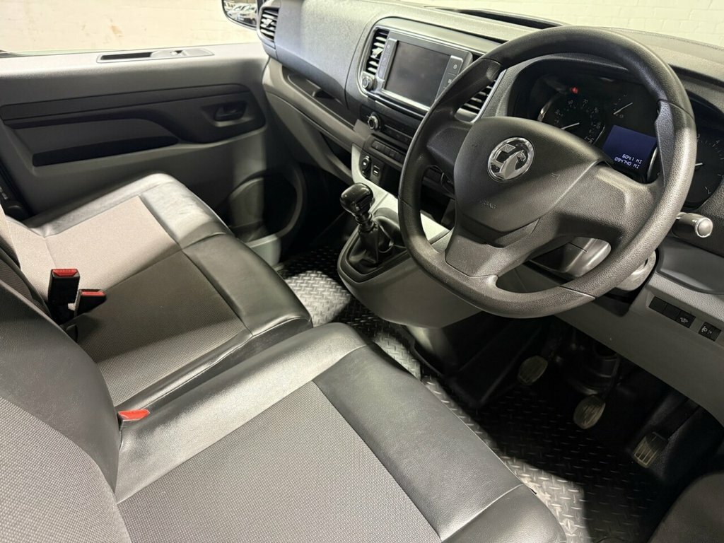 Vauxhall Vivaro 2L Sportive FE71TPV Grey #3