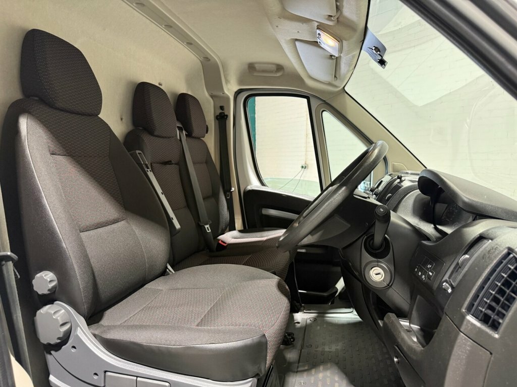 Citroen Relay 2.2L Enterprise MJ72UZV White #4