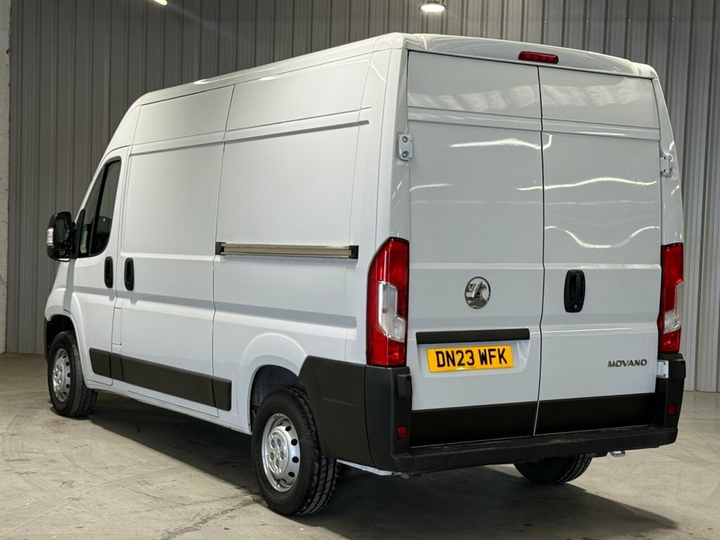 Vauxhall Movano 2.2L Dynamic White #2