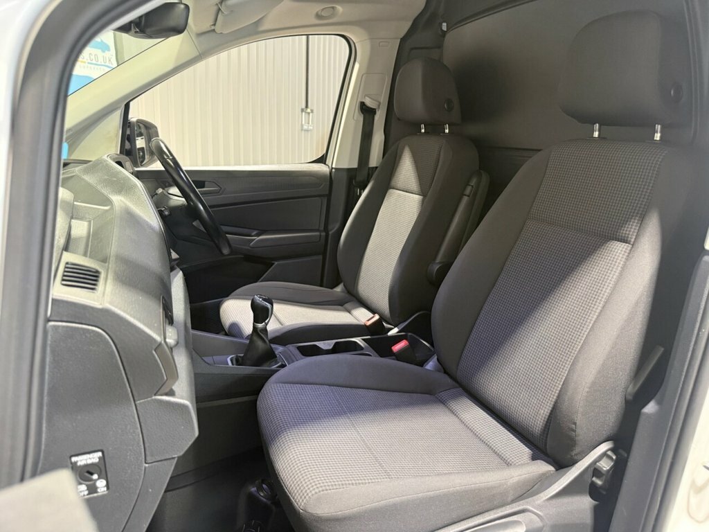 Volkswagen Caddy 2L Commerce Pro YS22GKD White #6