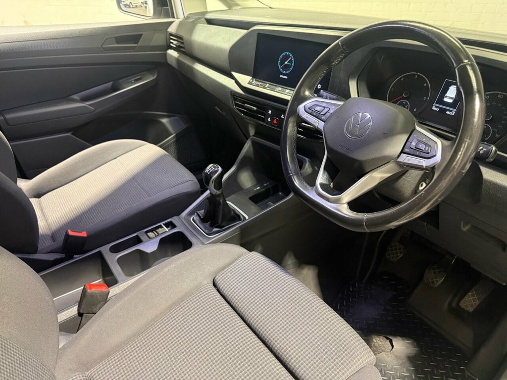 Volkswagen Caddy 2L Commerce Pro YS22GKD White #3