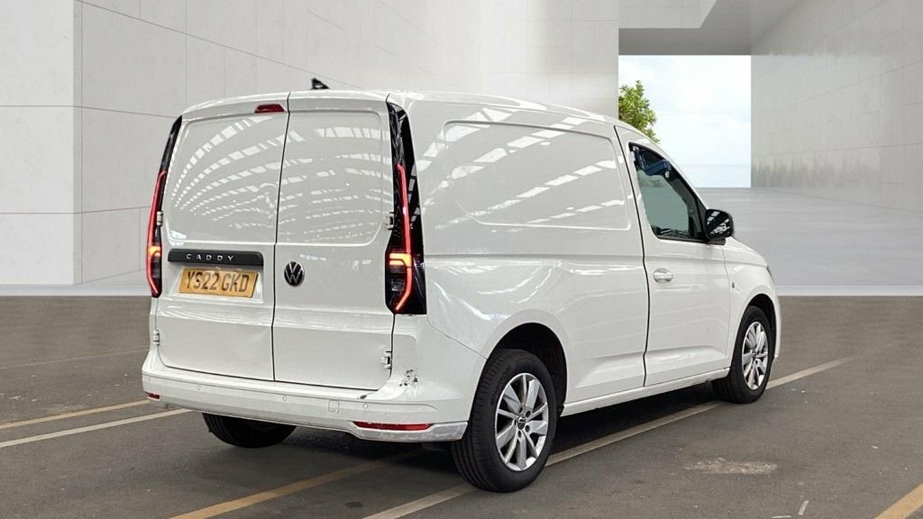 Volkswagen Caddy 2L Commerce Pro White #4