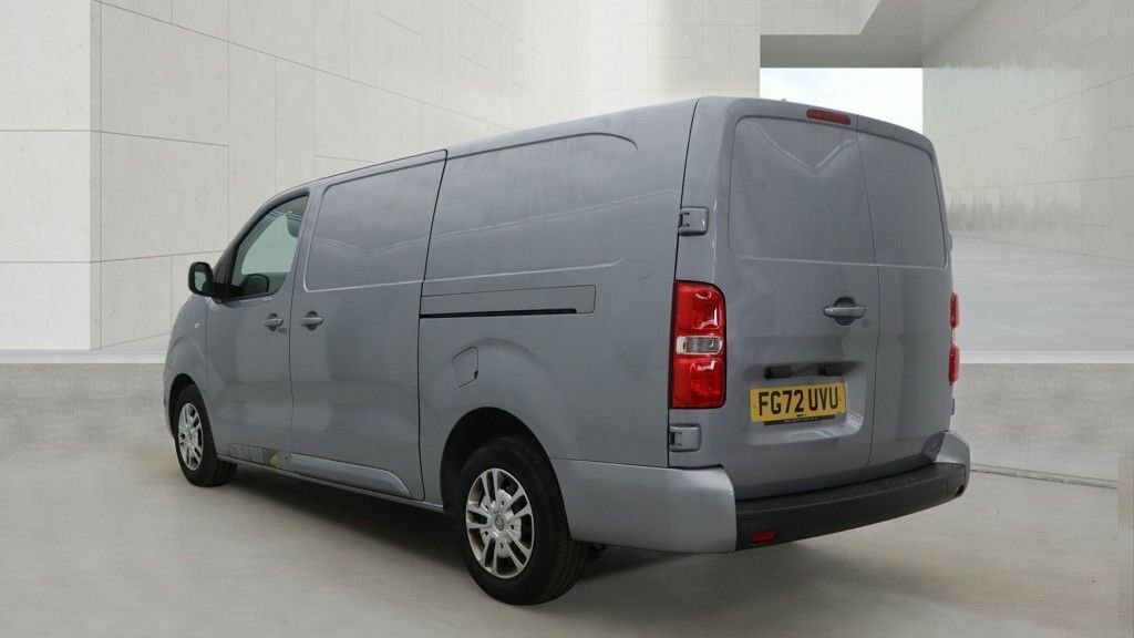 Vauxhall Vivaro 1.5L Sportive 6Dr FG72UVU Grey #3