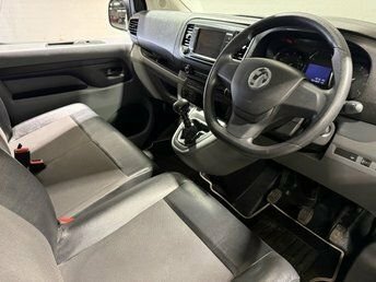 Vauxhall Vivaro 1.5L Dynamic 6Dr White #3
