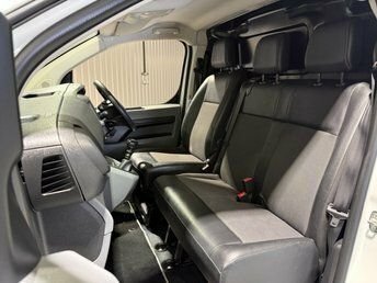 Vauxhall Vivaro 1.5L Dynamic 6Dr White #5