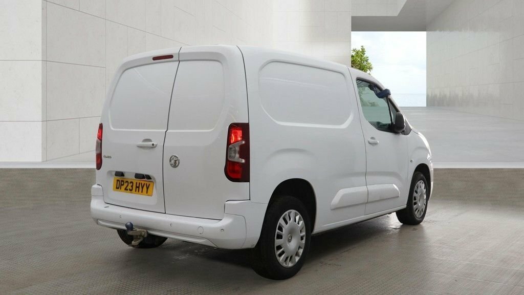Vauxhall Combo 1.5L Pro White #4