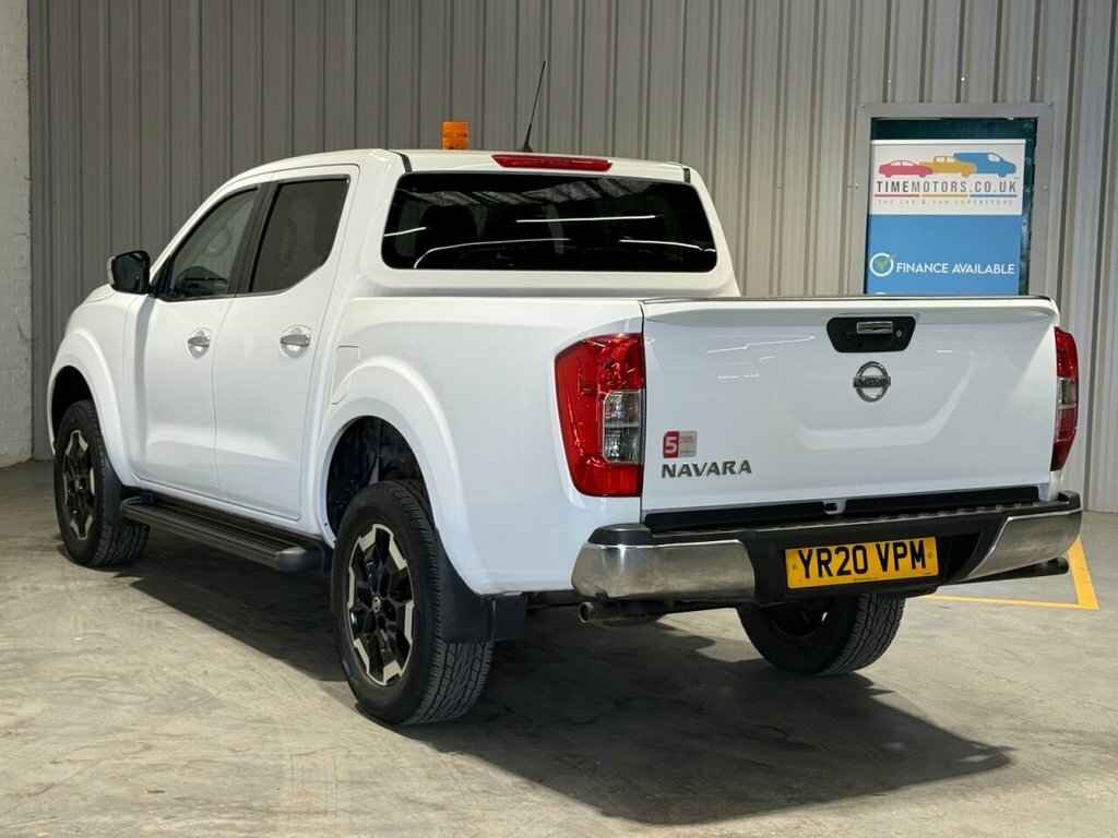Nissan Navara 2.3L N-connecta White #2