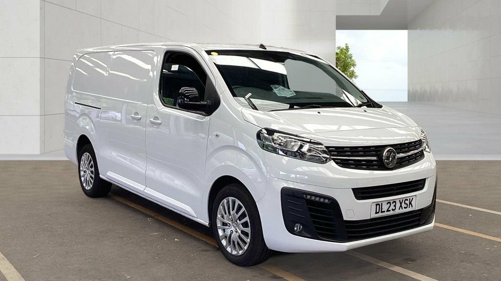 Vauxhall Vivaro 1.5L Pro 6Dr White
