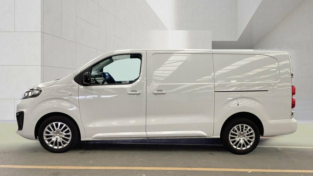 Vauxhall Vivaro 1.5L Pro 6Dr White #6