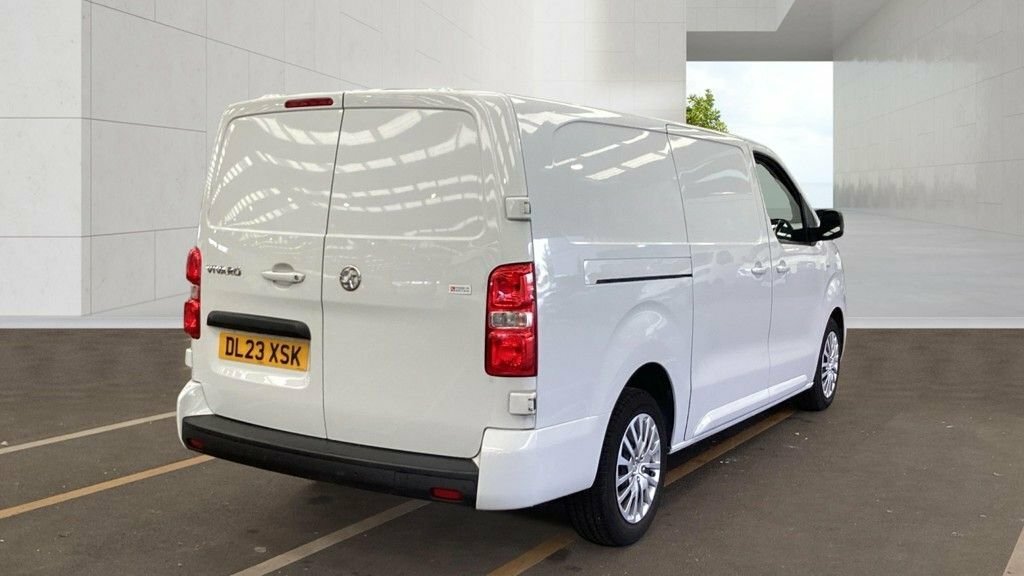 Vauxhall Vivaro 1.5L Pro 6Dr White #4