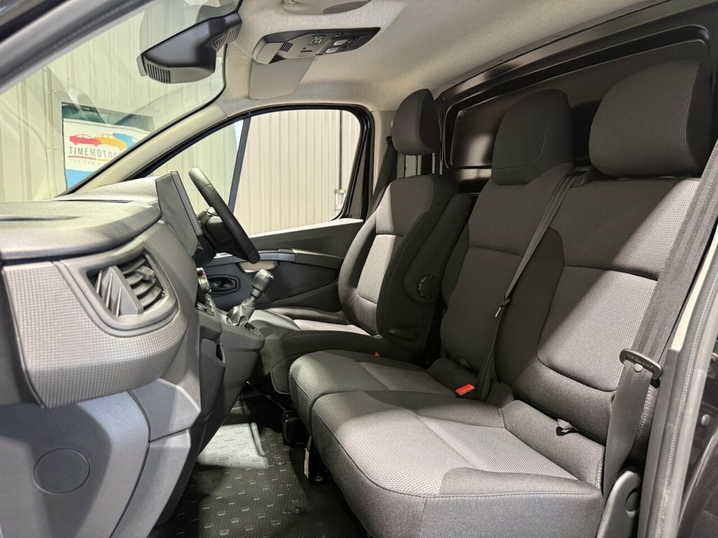 Renault Trafic 2L Advance FT74LVJ Black #3