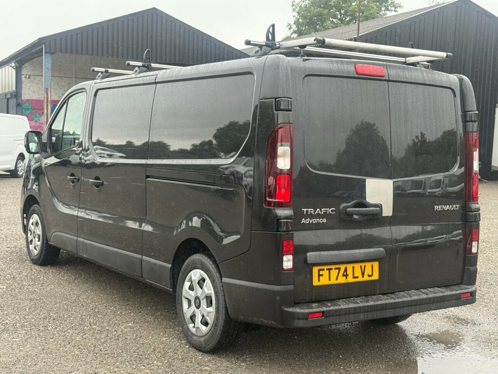 Renault Trafic 2L Advance Black #2