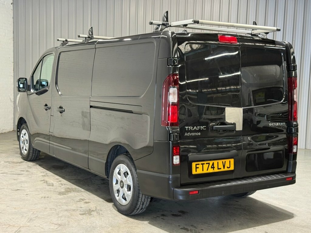 Renault Trafic 2L Advance FT74LVJ Black #2