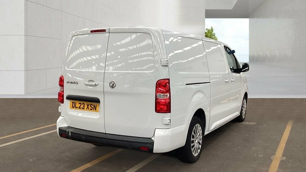 Vauxhall Vivaro 1.5L Pro 6Dr White #4