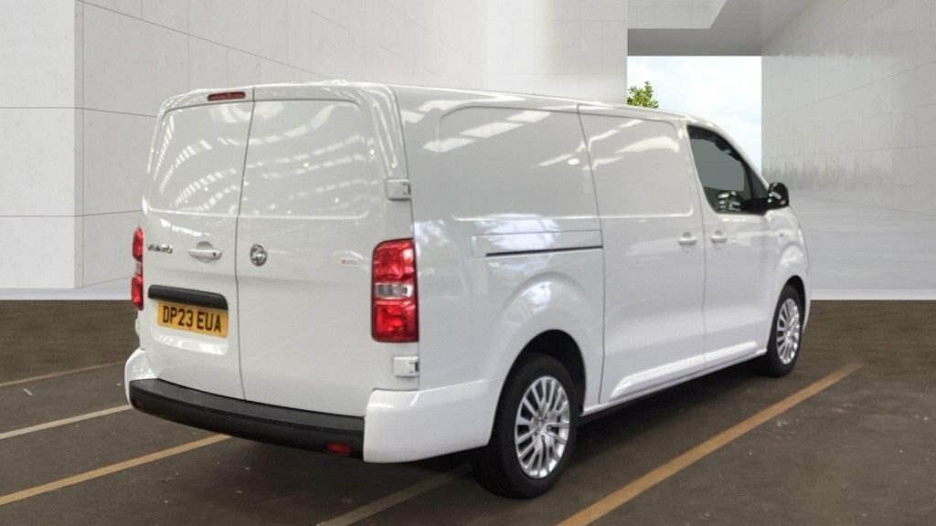 Vauxhall Vivaro 1.5L Pro 6Dr White #4