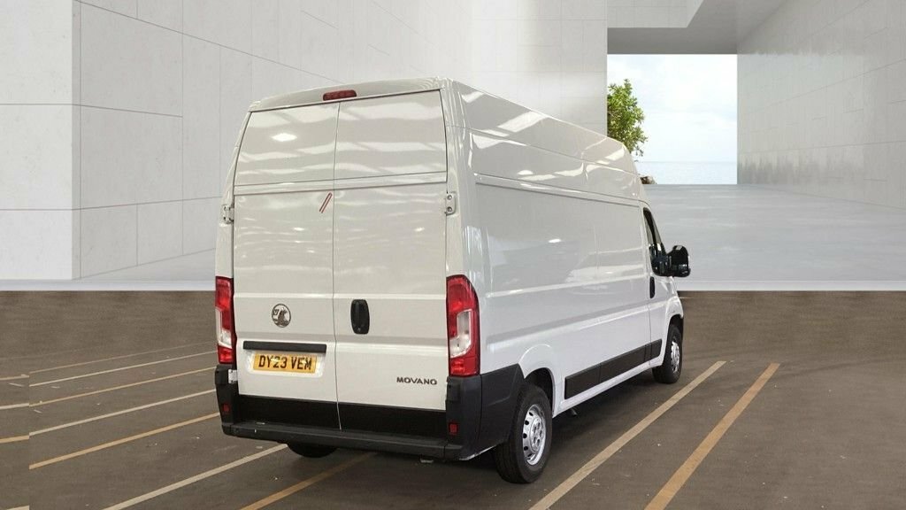 Vauxhall Movano 2.2L Prime White #4