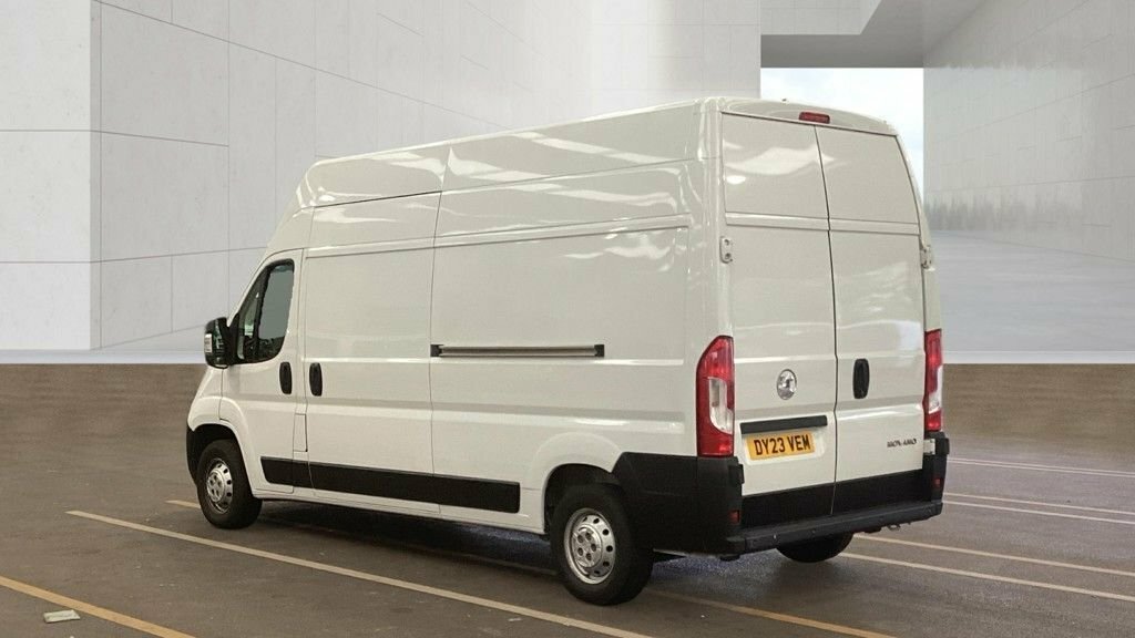 Vauxhall Movano 2.2L Prime White #3