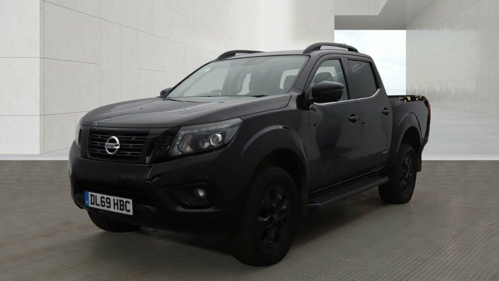 Nissan Navara 2.3L N-guard Black #2