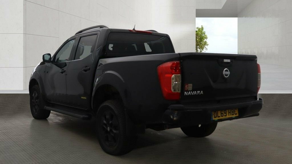 Nissan Navara 2.3L N-guard Black #3
