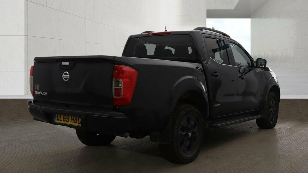 Nissan Navara 2.3L N-guard Black #4