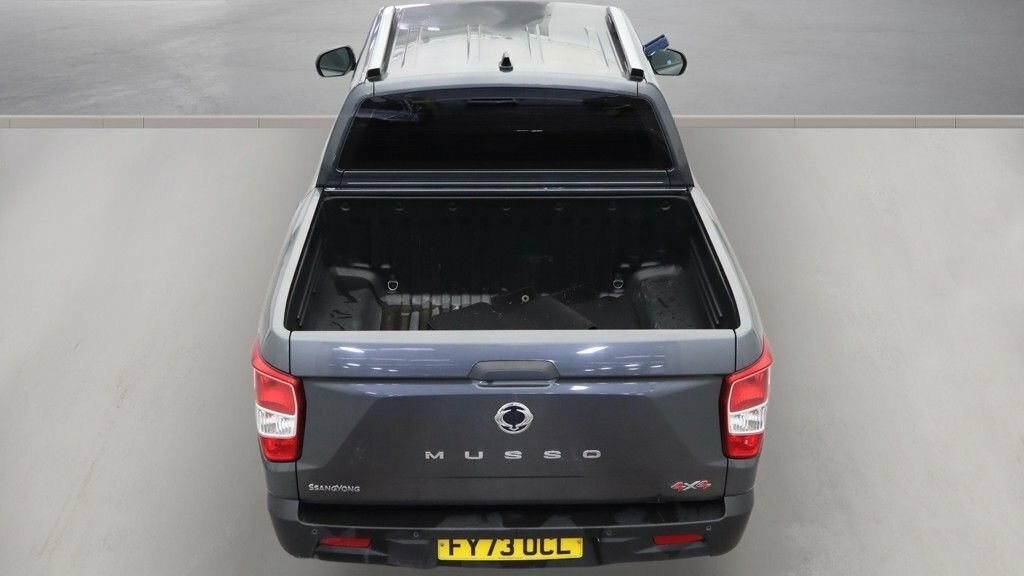SsangYong Musso Saracen Plus 2.2 Red #8