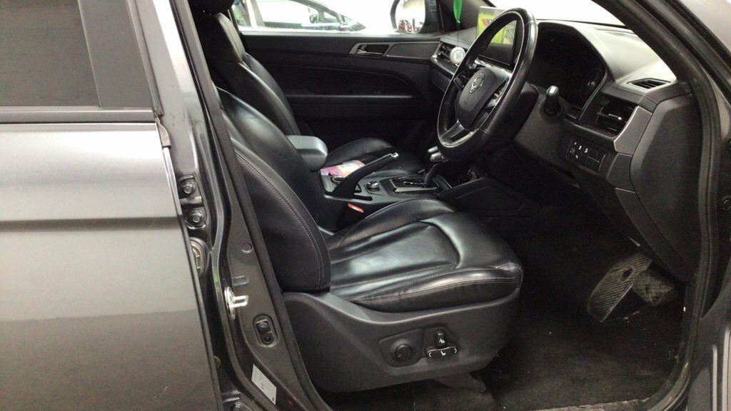 SsangYong Musso Saracen Plus 2.2 Red #10