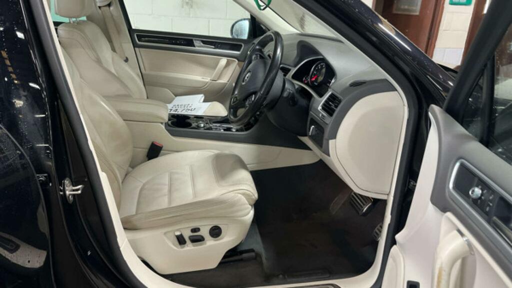Volkswagen Touareg 3.0 Tdi V6 Bluemotion Tech R-line Plus Tiptronic 4 WO17HKD Black #6