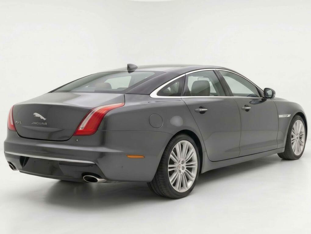 Jaguar XJ Portfolio Grey #4