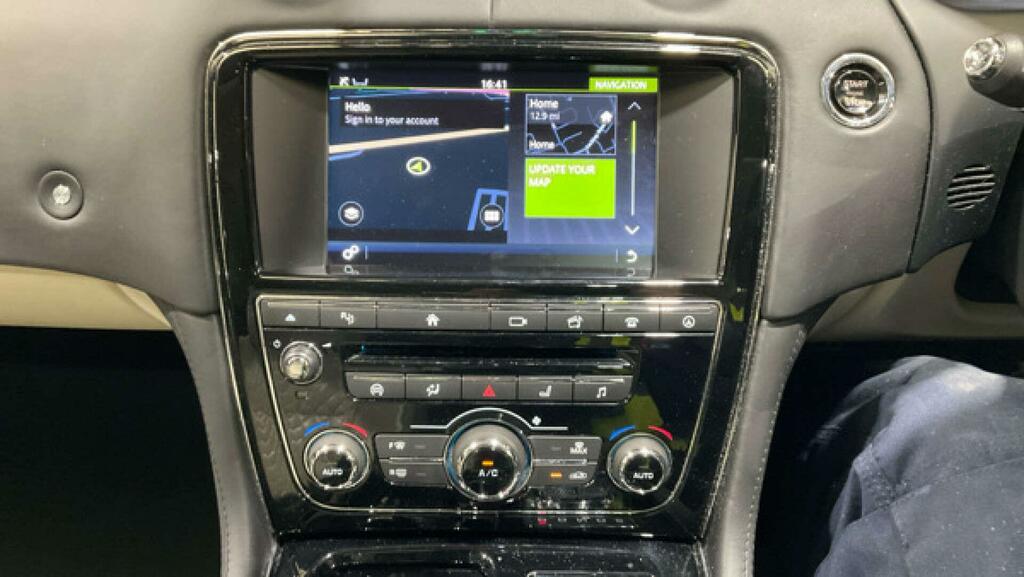 Jaguar XJ Portfolio Grey #6