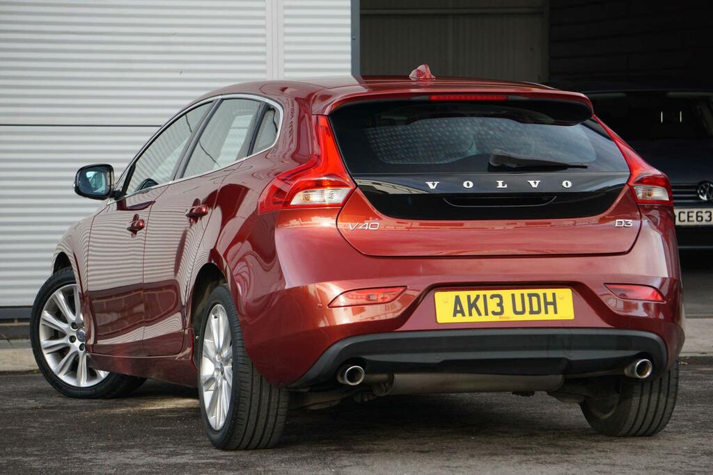 Volvo V40 Se Lux Nav Red #3